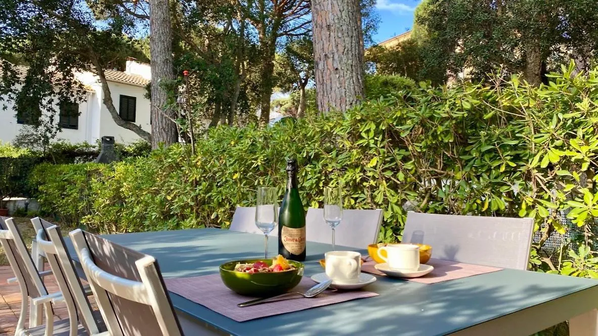 House With Shared Pool, 2 Bathrooms, 700M From Beach Calella De Palafrugell