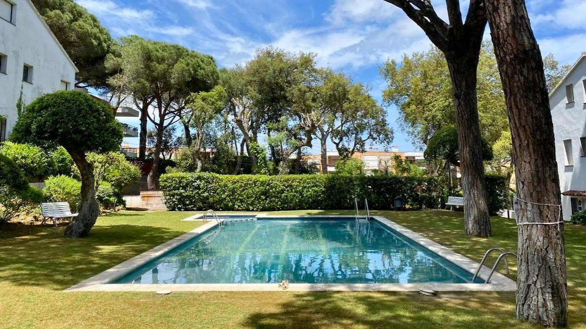 House With Shared Pool, 2 Bathrooms, 700M From Beach Calella De Palafrugell 0*,  Spain