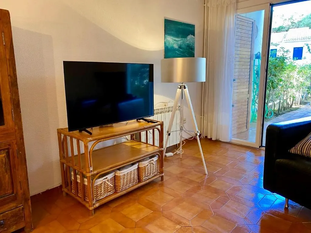 House With Shared Pool, 2 Bathrooms, 700M From Beach Calella De Palafrugell Spain