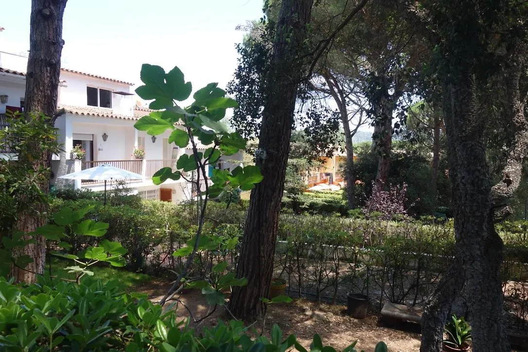 House With Shared Pool, 2 Bathrooms, 700M From Beach Calella De Palafrugell Spain
