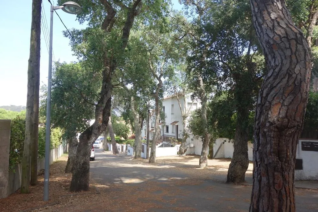 House With Shared Pool, 2 Bathrooms, 700M From Beach Calella De Palafrugell Spain
